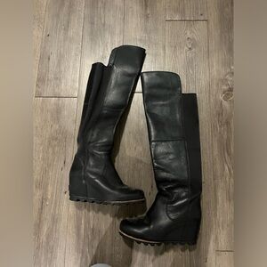 Sorel - knee high heeled boots